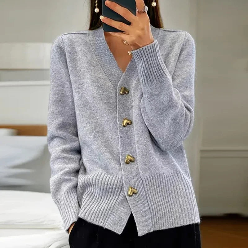 Grace - Cardigan Boutons en Cœur Élégant